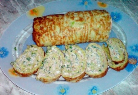 Рулет из кабачков с сыром и чесноком