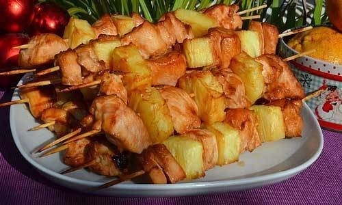 Шашлык в духовке из курицы и ананаса