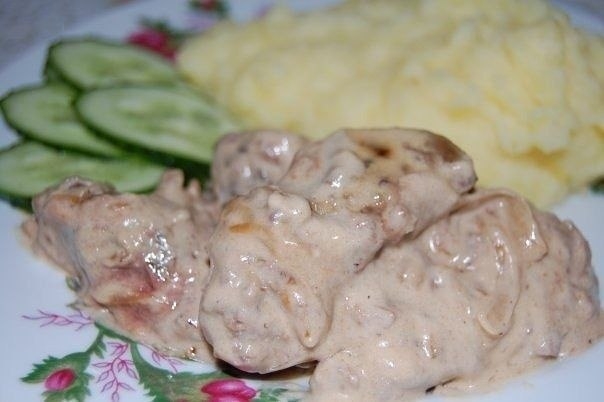 Печень, тушенная в сметане