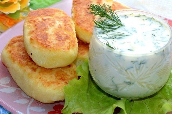 Котлеты из картофеля с соусом