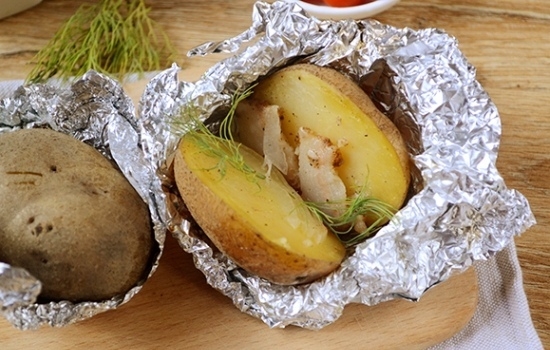 Картошка с салом в духовке в фольге - вкус из детства!