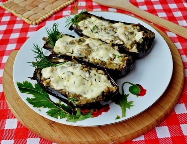 ЗАПЕЧЁННЫЕ БАКЛАЖАНЫ, ФАРШИРОВАННЫЕ КУРИЦЕЙ. ЗАПЕЧЁННЫЕ БАКЛАЖАНЫ, ФАРШИРОВАННЫЕ КУРИЦЕЙ.