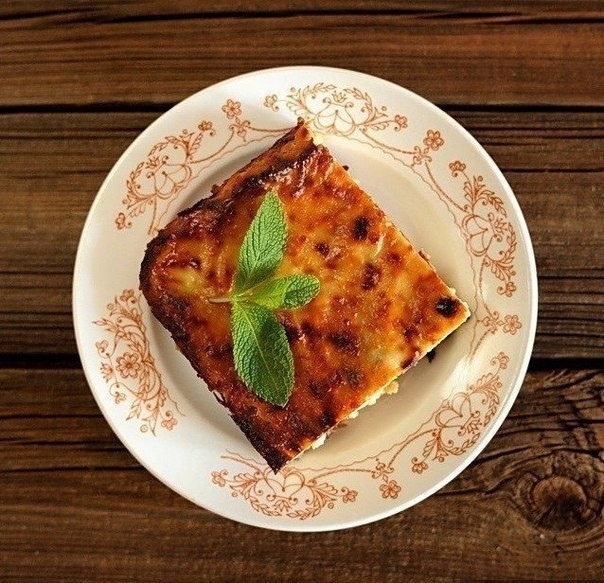 Творожная запеканка с изюмом и бананом (объедение!) Творожная запеканка с изюмом и бананом (объедение!)