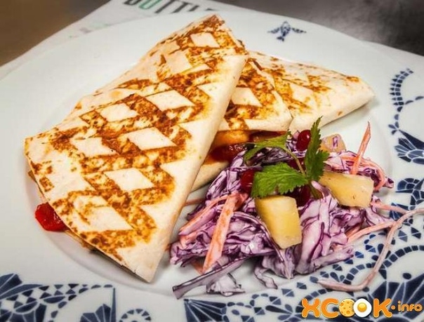 Кесадилья с курицей и сыром Кесадилья с курицей и сыром