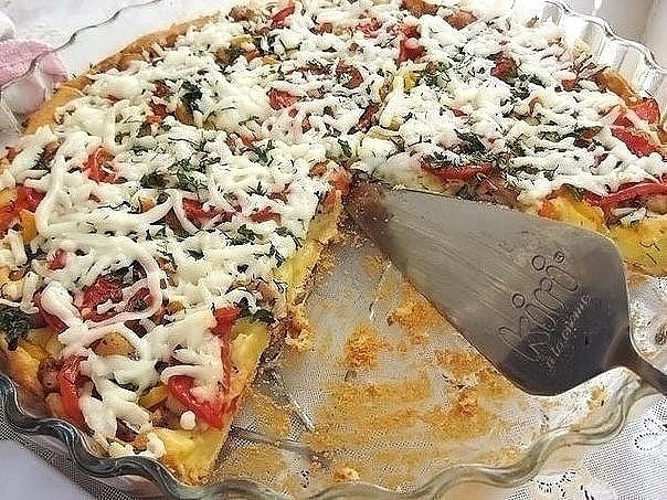 Готовим открытый пирог с курицей, помидорами и болгарским перцем
