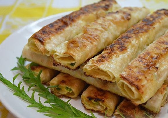 Жареные трубочки из лаваша с сырной начинкой