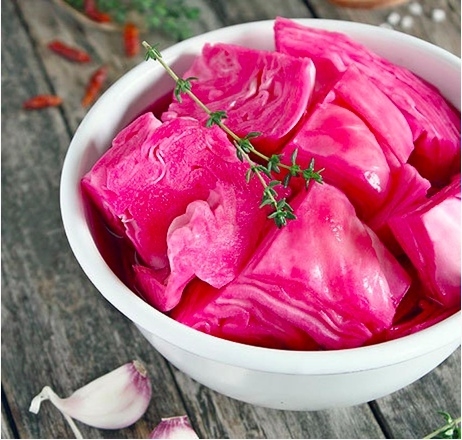 Маринованная капуста со свеклой и морковью