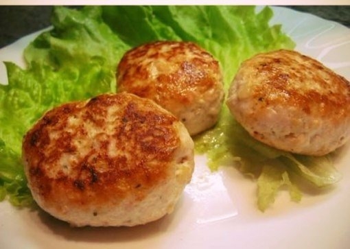 Куриные биточки в мультиварке Куриные биточки в мультиварке