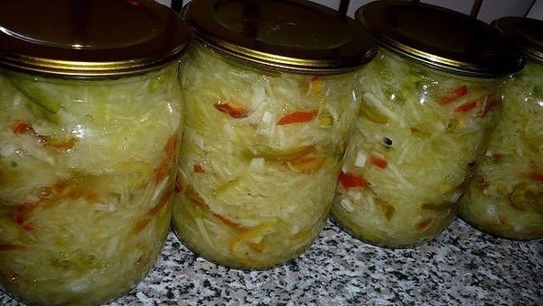 Салат из кабачков.