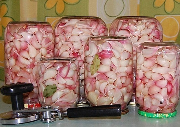 Маринованный чеснок холодный способ ! вкусняшка Маринованный чеснок холодный способ ! вкусняшка
