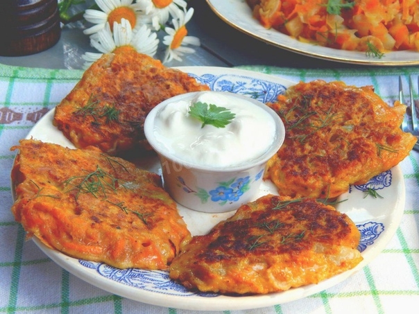 ОЛАДЬИ С ЛУКОМ И МОРКОВЬЮ