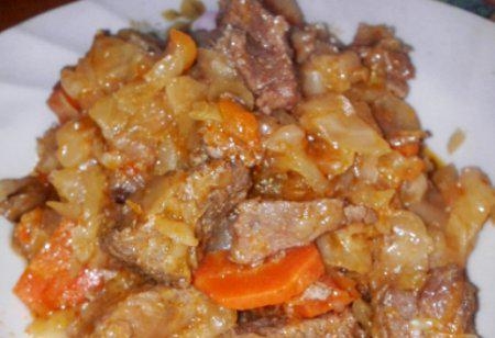 Тушеная капуста со свининой в мультиварке