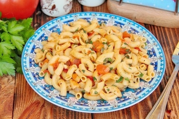 Макароны, тушеные в сковороде
