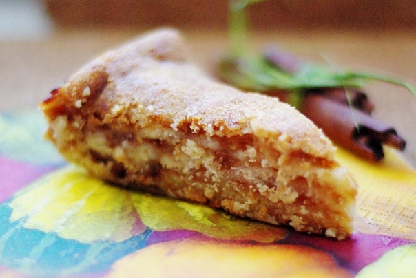 Яблочный пирог с манкой