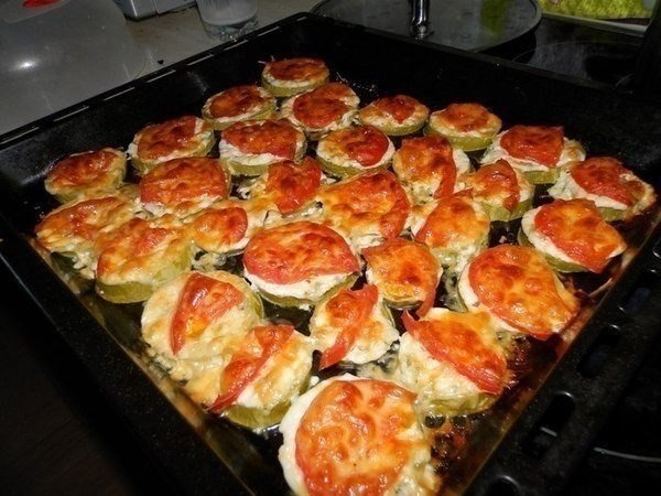 Кабачки под сыром. Быстро и вкусно.