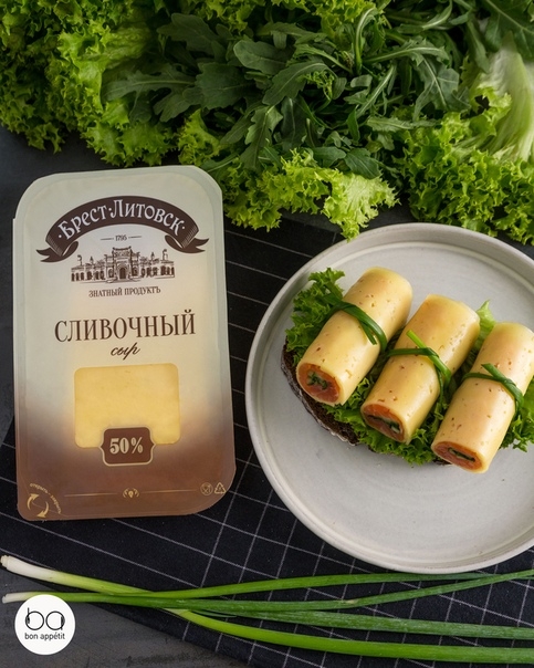 Рулетики с лососем