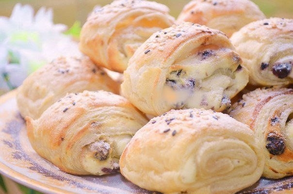Слоёные булочки с нежной творожной начинкой