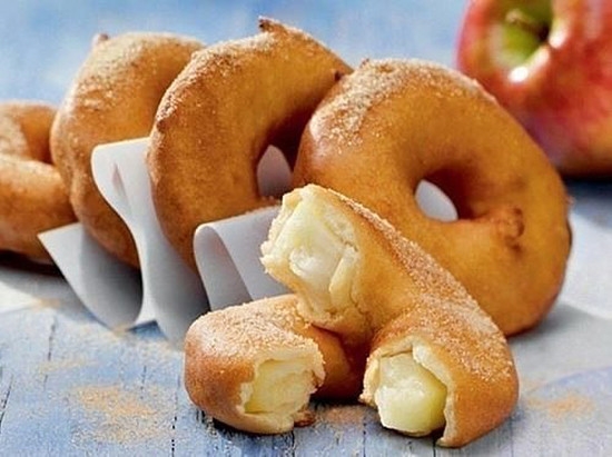 Яблочные кольца в кляре.