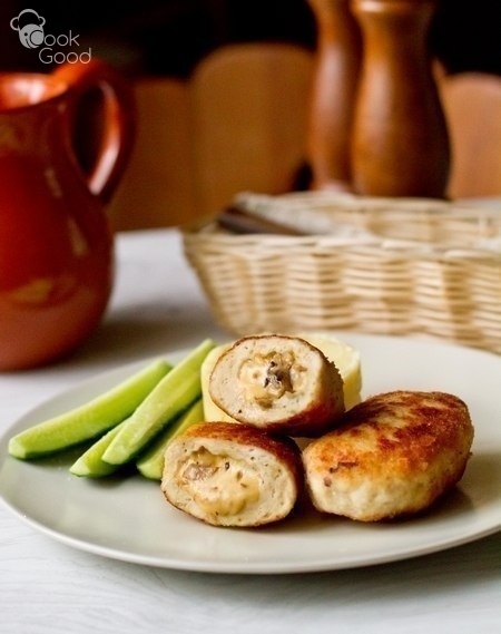 Куриные котлетки с грибами и сыром