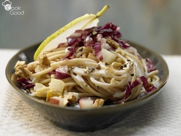 Паста с грушами и грецкими орешками