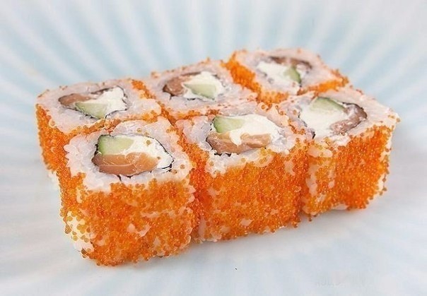 Роллы "Калифорния" — любимая вкуснятина девушек! Роллы "Калифорния" — любимая вкуснятина девушек!