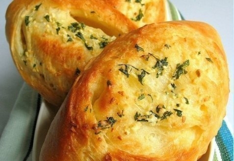 Чесночные пирожки