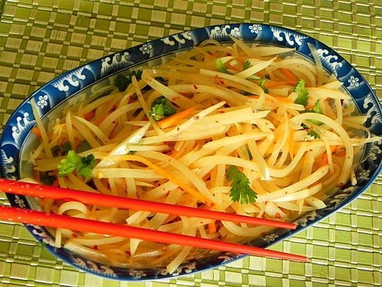 Салат из сырой картошки Салат из сырой картошки