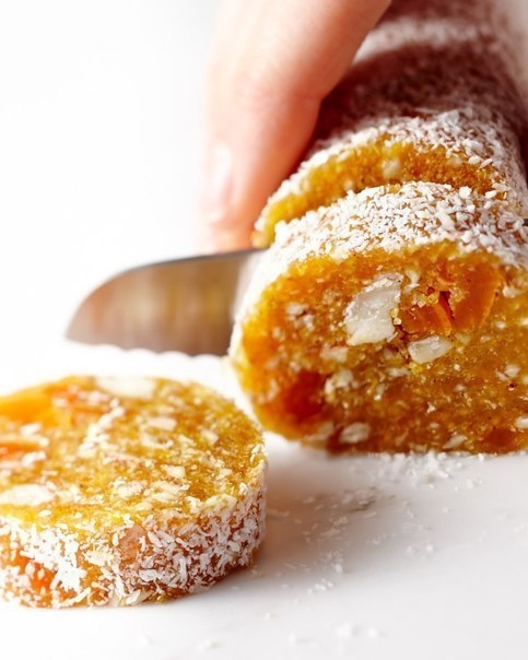 Десерт из кураги и миндаля