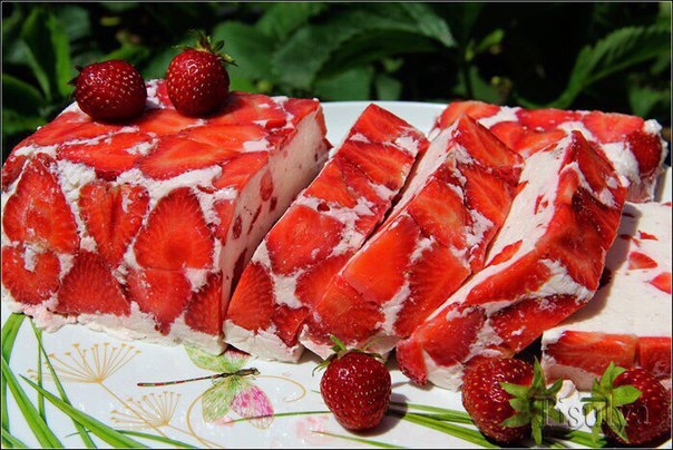 КЛУБНИЧНОЕ ЗАЛИВНОЕ