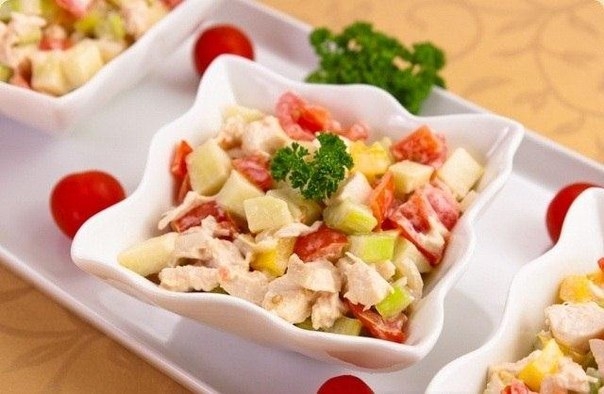 Салат с сельдереем и куриным филе