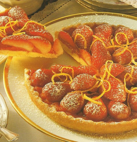 Лёгкий клубничный торт