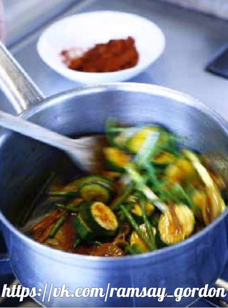 КРЕОЛЬСКИЙ ПРЯНЫЙ САЛАТ ИЗ ФАСОЛИ С ОВОЩАМИ