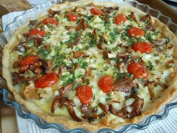 Пирог с курицей и лисичками Пирог с курицей и лисичками