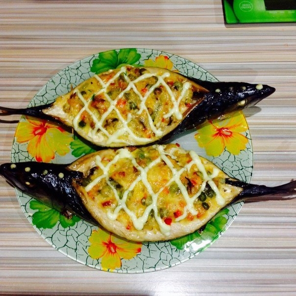Скумбрия с овощами.