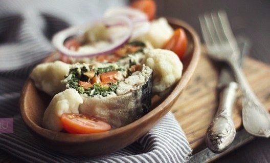 Скумбрия с овощами на пару Скумбрия с овощами на пару