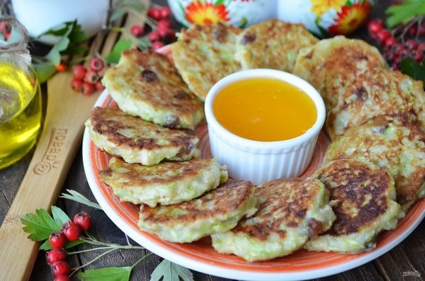 Оладьи из кабачков и яблок