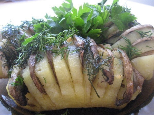 Картофельно-грибная гармошка.