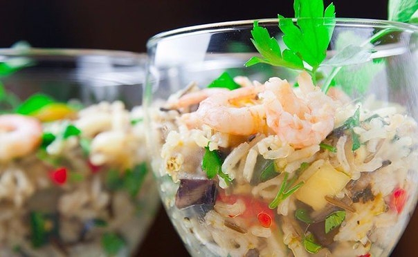 Салат с креветками и рисом Салат с креветками и рисом