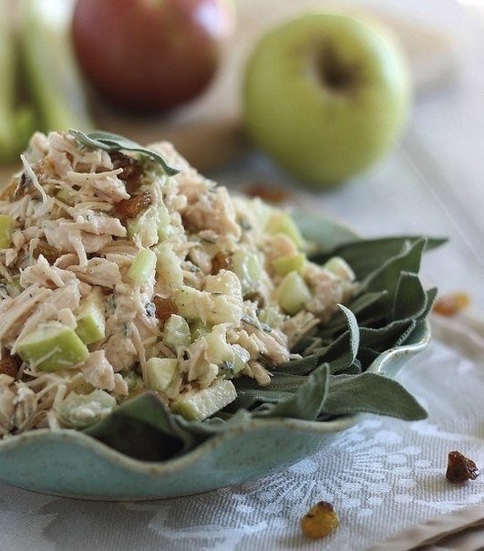 Куриный салат с яблоками Куриный салат с яблоками