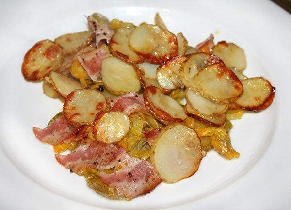 Картофель с беконом и кабачками. Картофель с беконом и кабачками.