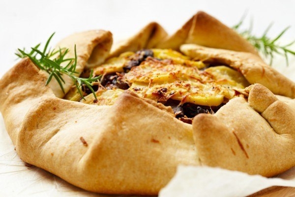 Картофельная галета с пореем и розмарином