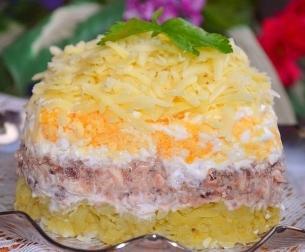 Салат с консервированной рыбкой Салат с консервированной рыбкой