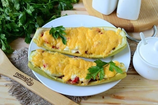 Кабачки, фаршированные куриной грудкой Кабачки, фаршированные куриной грудкой