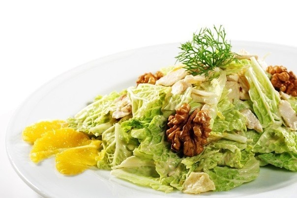 Салат из пекинской капусты с яблоками