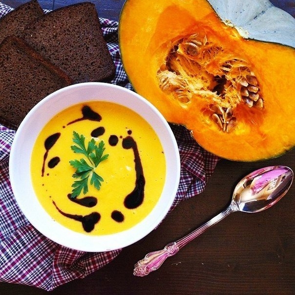 Тыквенный суп-пюре с копчёной курочкой