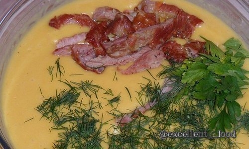 Суп картофельный с копченостями и плавленым сыром. Суп картофельный с копченостями и плавленым сыром.