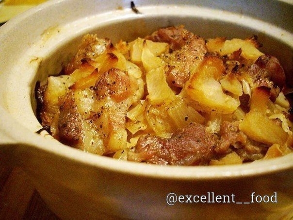КАПУСТА,ТУШЕНАЯ С МЯСОМ В ГОРШОЧКЕ