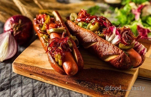 Хот&ndash;дог с беконом