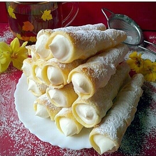 Трубочки со сливочным кремом - мороженое