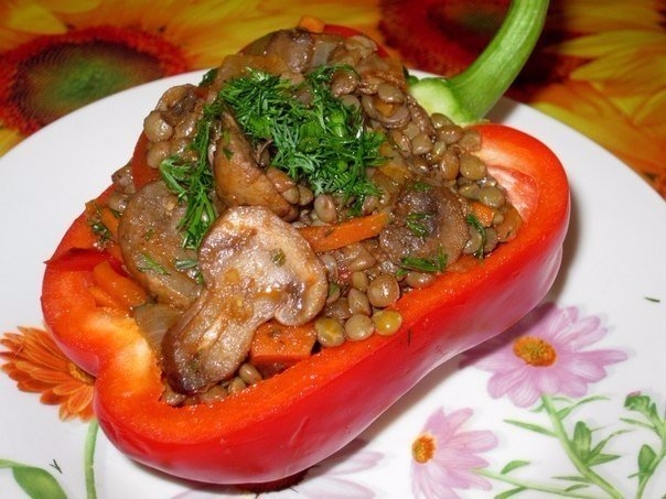 Зеленая чечевица с грибами. Зеленая чечевица с грибами.